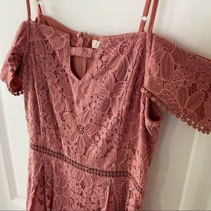 NWT Francesca’s Floral Lace Cold Shoulder Dress